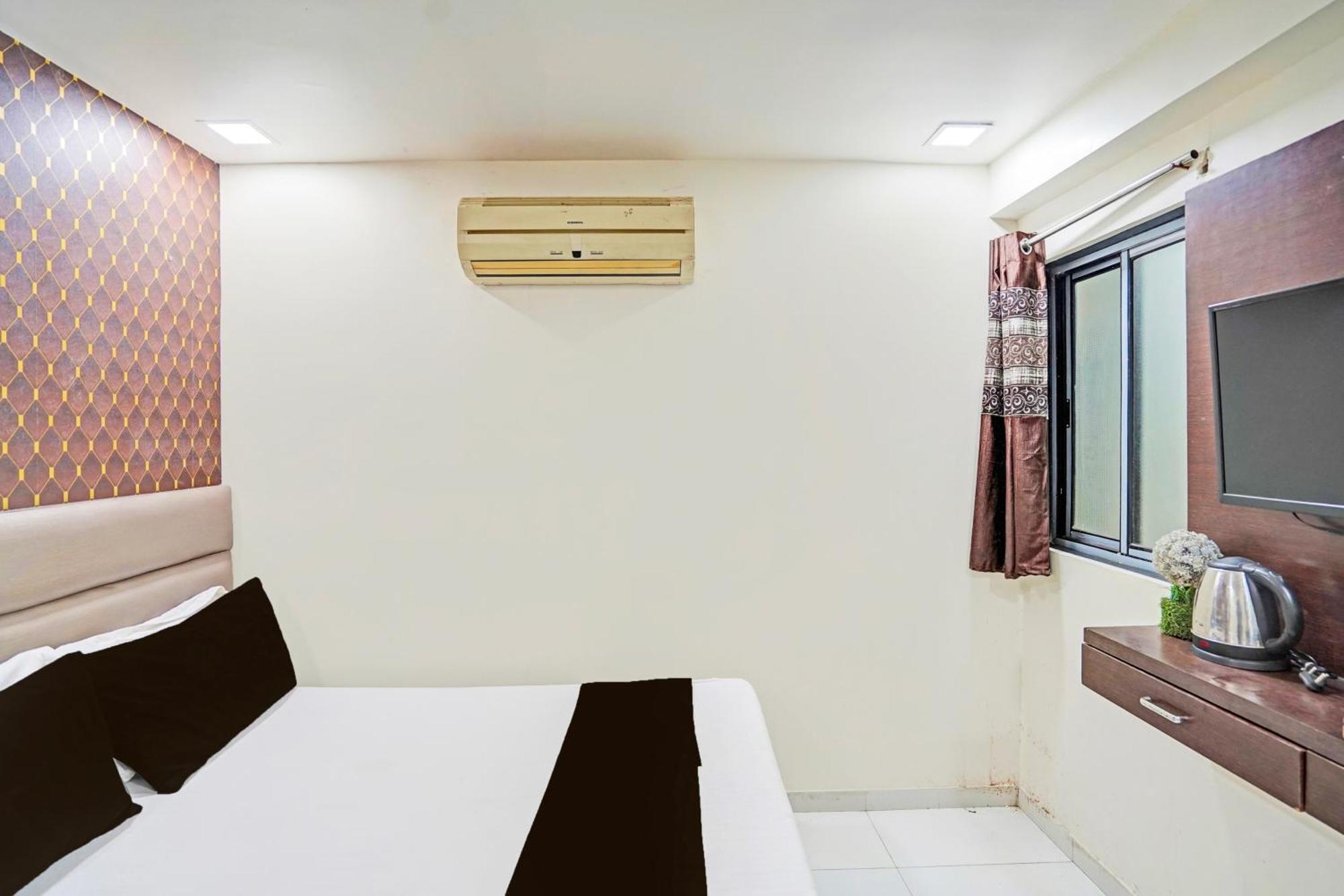 Hotel O S. G. Highway Formerly I Land Park Ahmedabad Exterior photo