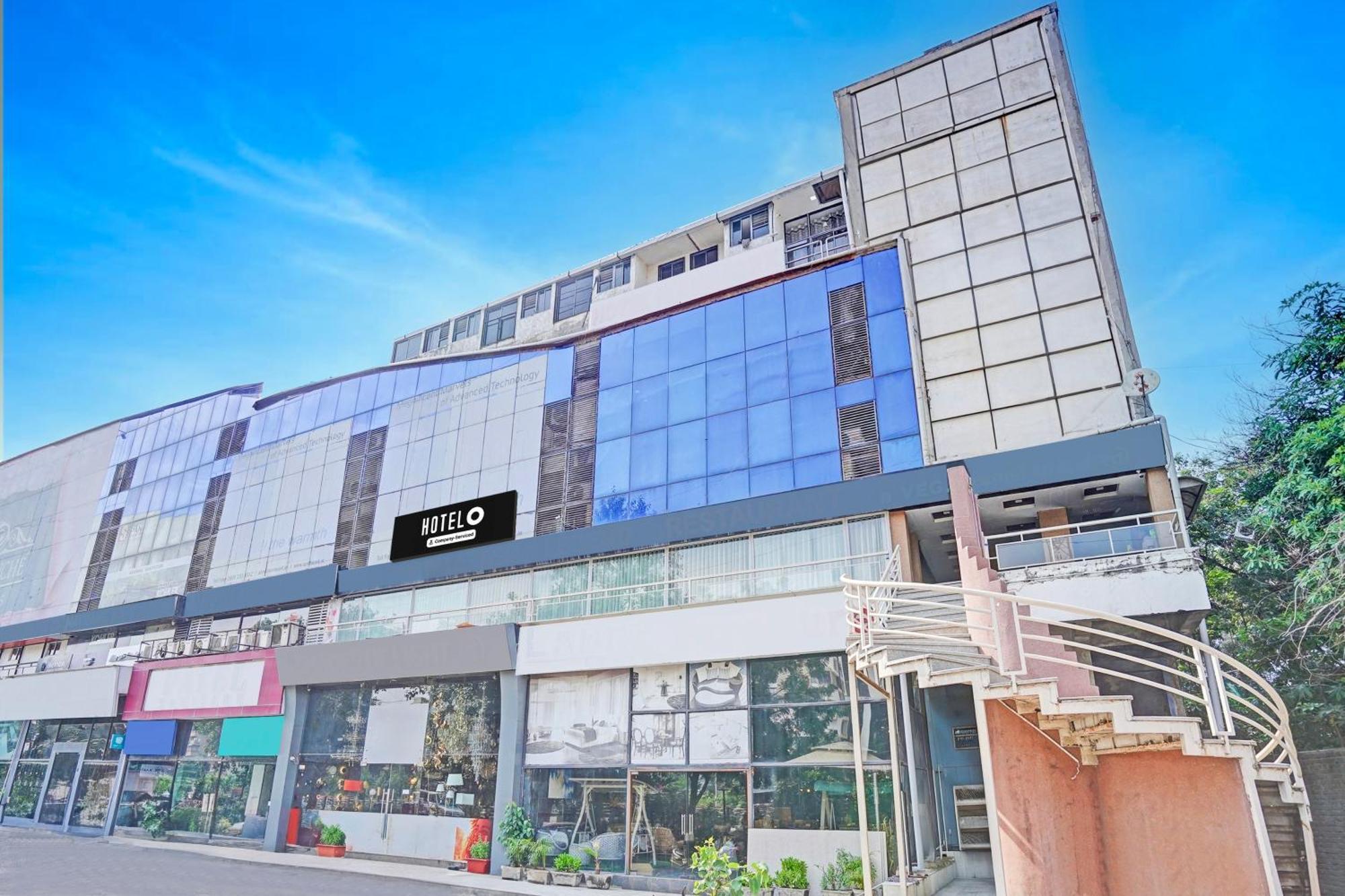 Hotel O S. G. Highway Formerly I Land Park Ahmedabad Exterior photo